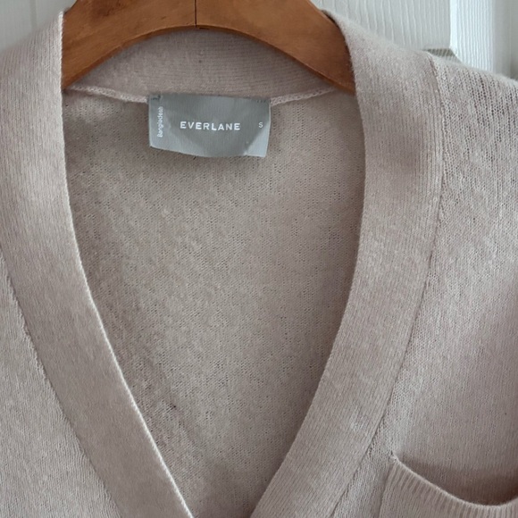 EVERLANE The Cozy-Stretch Relaxed Cardigan Size S Whisper Pink Preppy - Picture 7 of 11